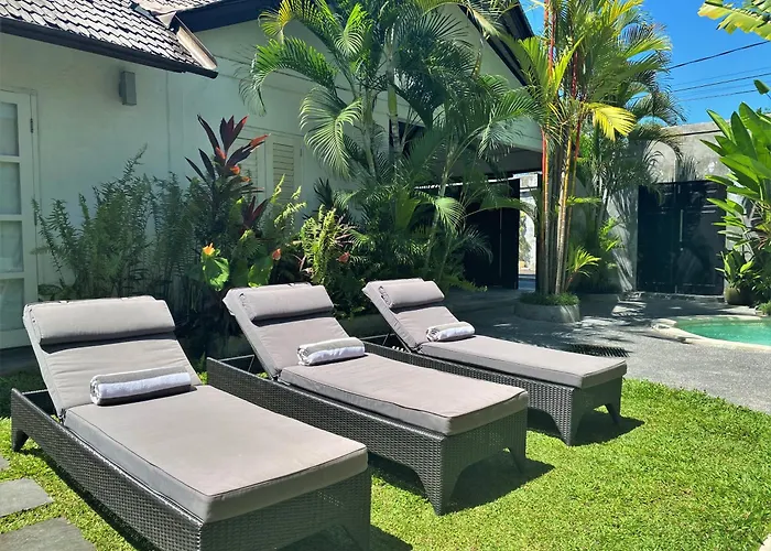 Fabulous Modern 3 Br. In Large Pool *